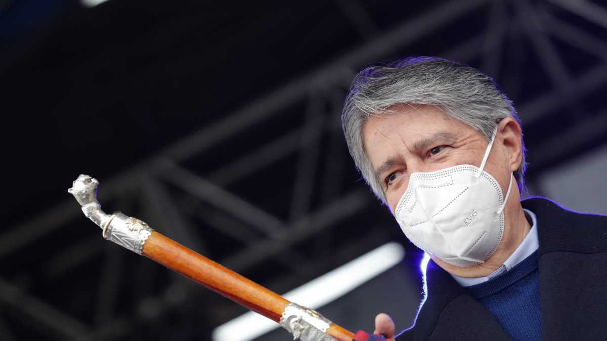 Lasso participó en la ceremonia ancestral con la que recibió el bastón de mando.
