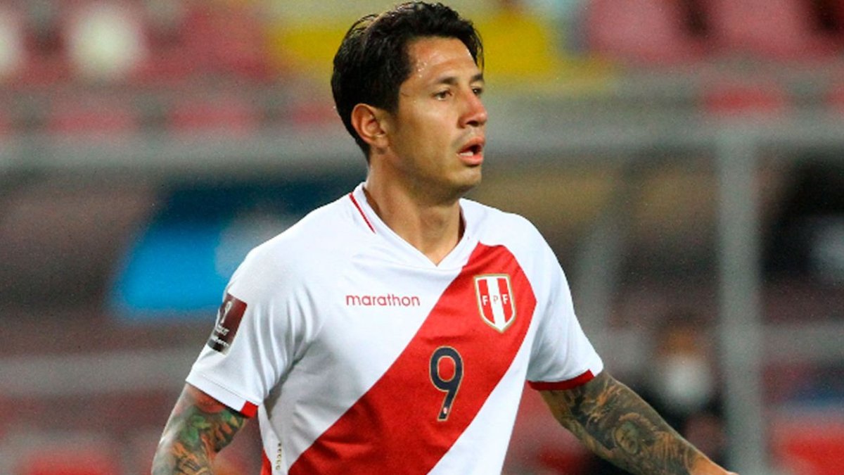 Gianluca Lapadula se unió a las prácticas de la selección de Perú.