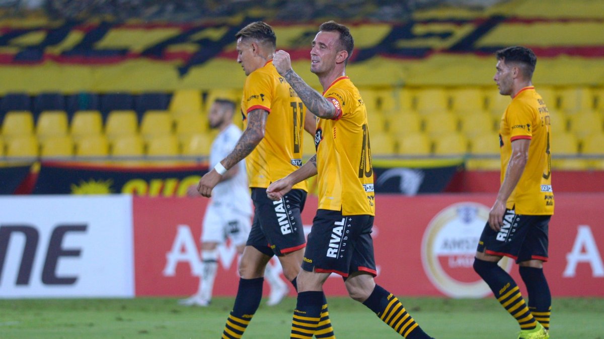 Barcelona cerró primero en su grupo luego de derrotar a Boca Juniors, Santos y The Strongest.