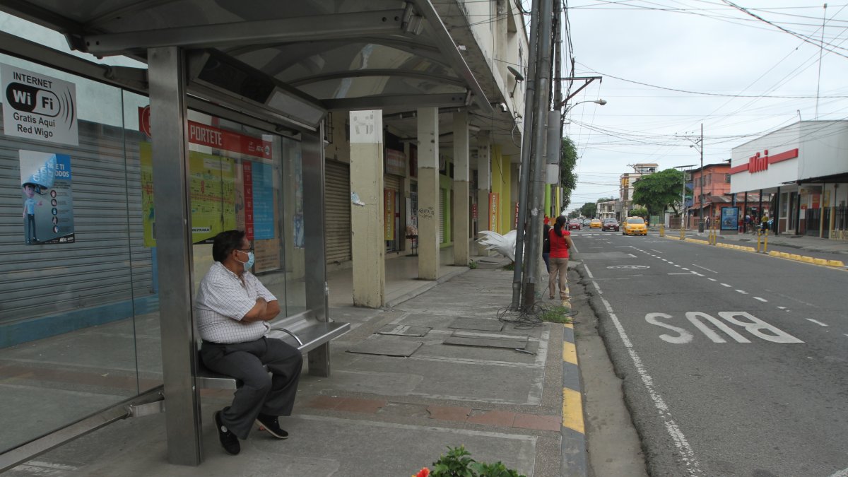 Desolación. Pasado el mediodía no hay buses rodando en Guayaquil.