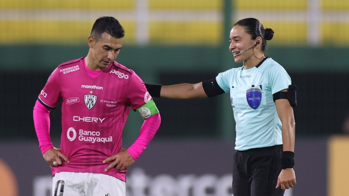 El partido entre Defensa y Justicia e Independiente del Valle fue dirigido por mujeres.