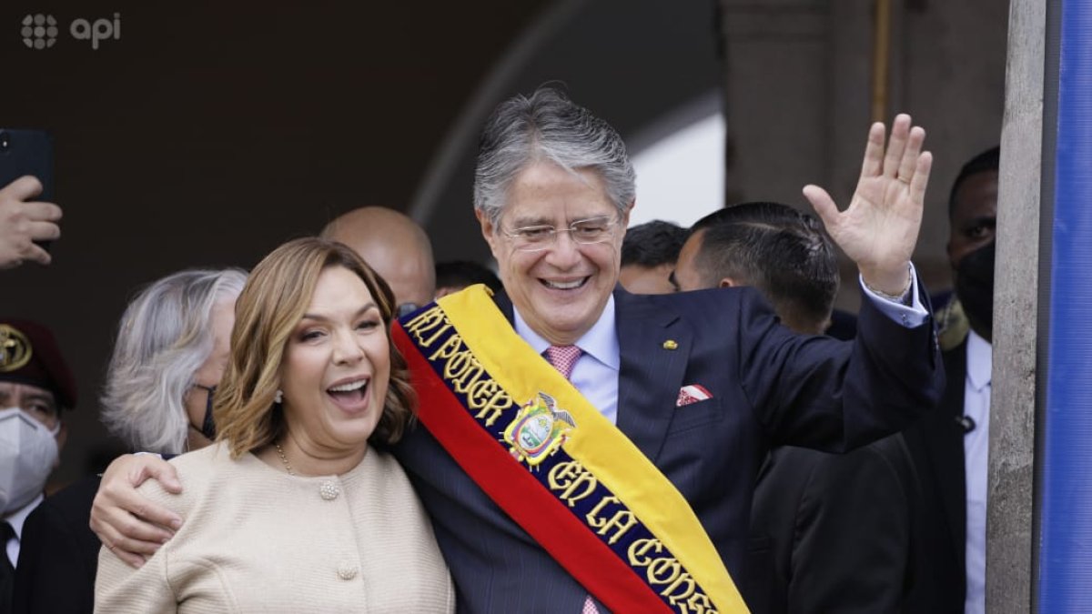 María de Lourdes Alcívar, junto a su esposo, el presidente de Ecuador, Guillermo Lasso.