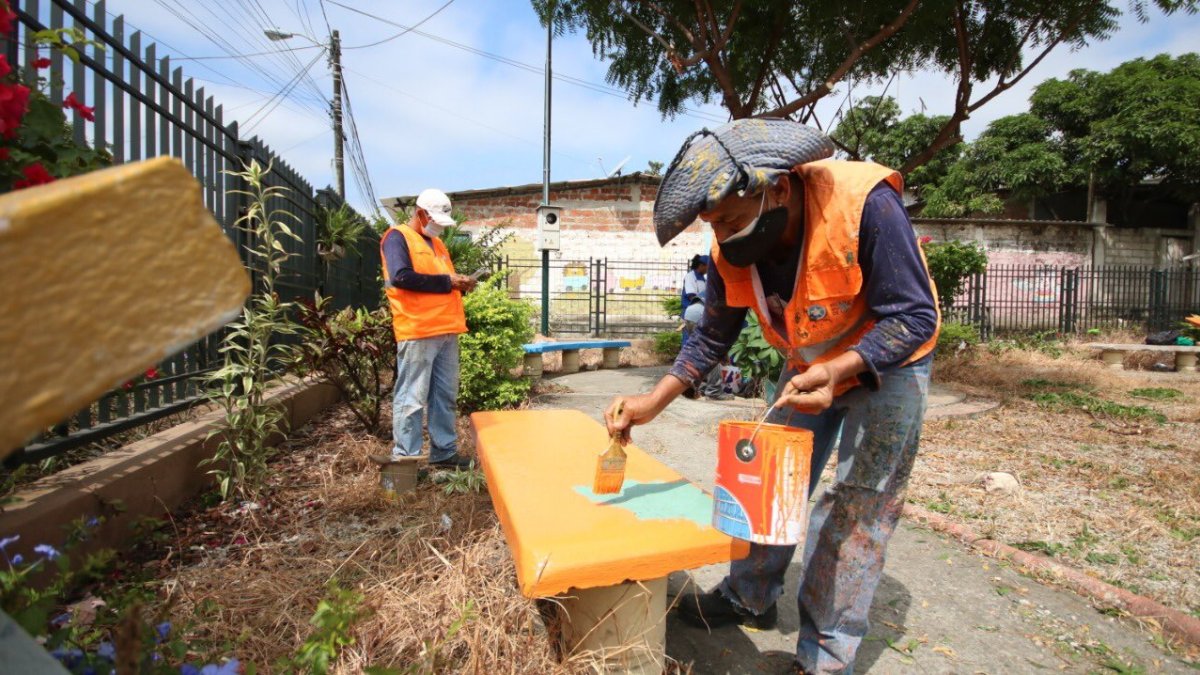 Hecho. Moradores y delegados de direcciones municipales participaron en la minga.