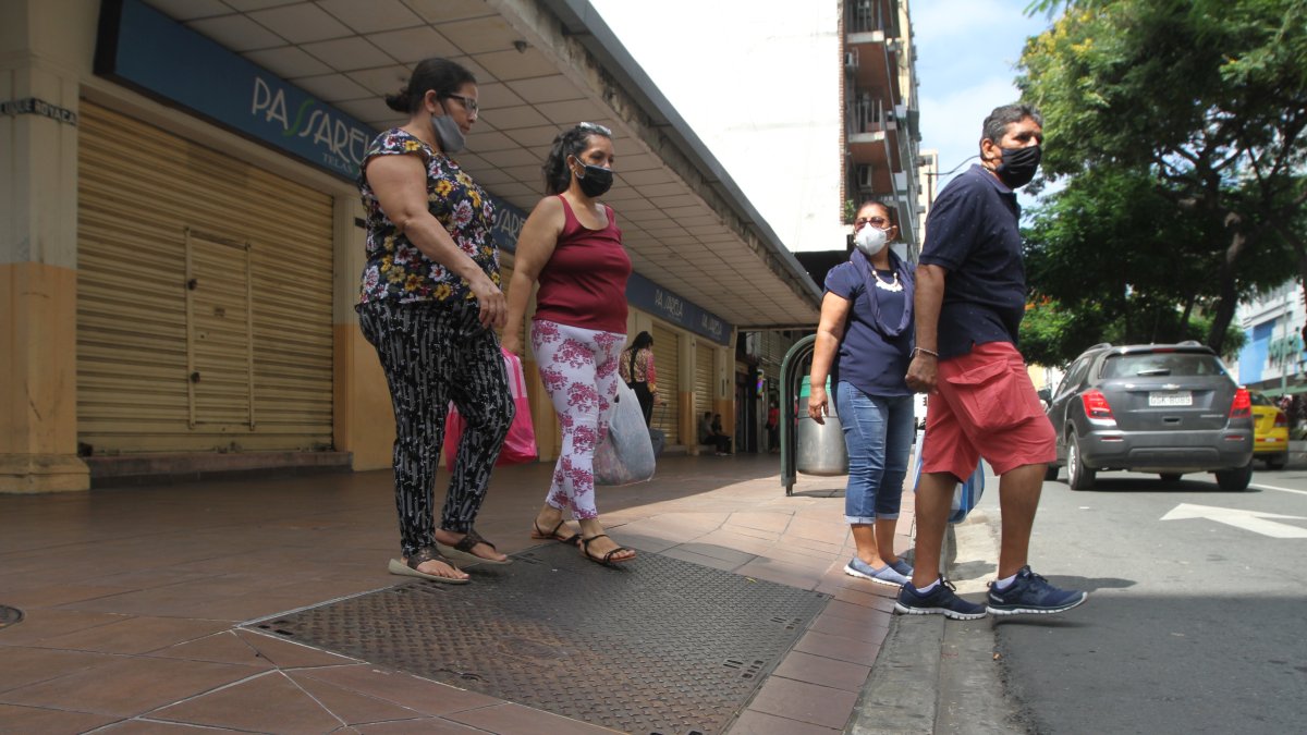 Riesgo. Hay rampas, en el sentido norte-sur, donde los ciudadanos se resbalan.