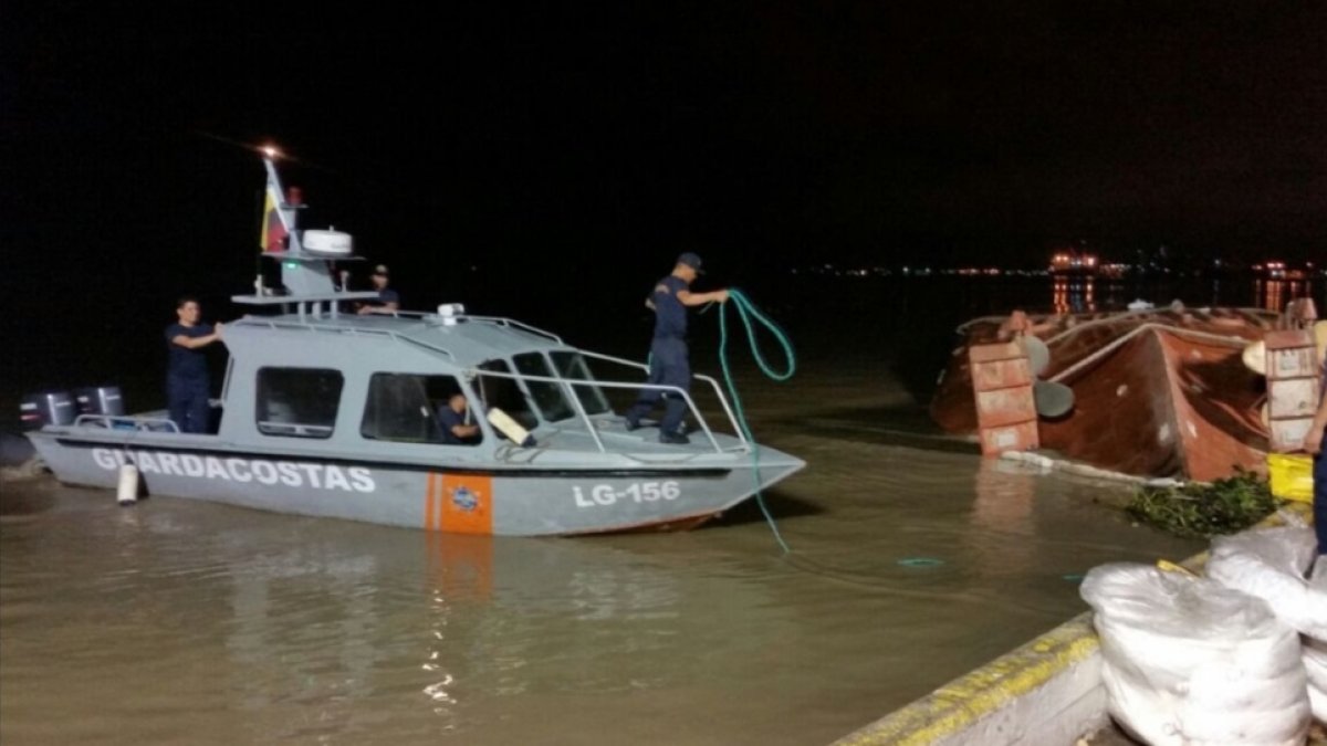 En la foto referencial se ve el trabajo que realizan agentes de la Fuerzas Armadas.