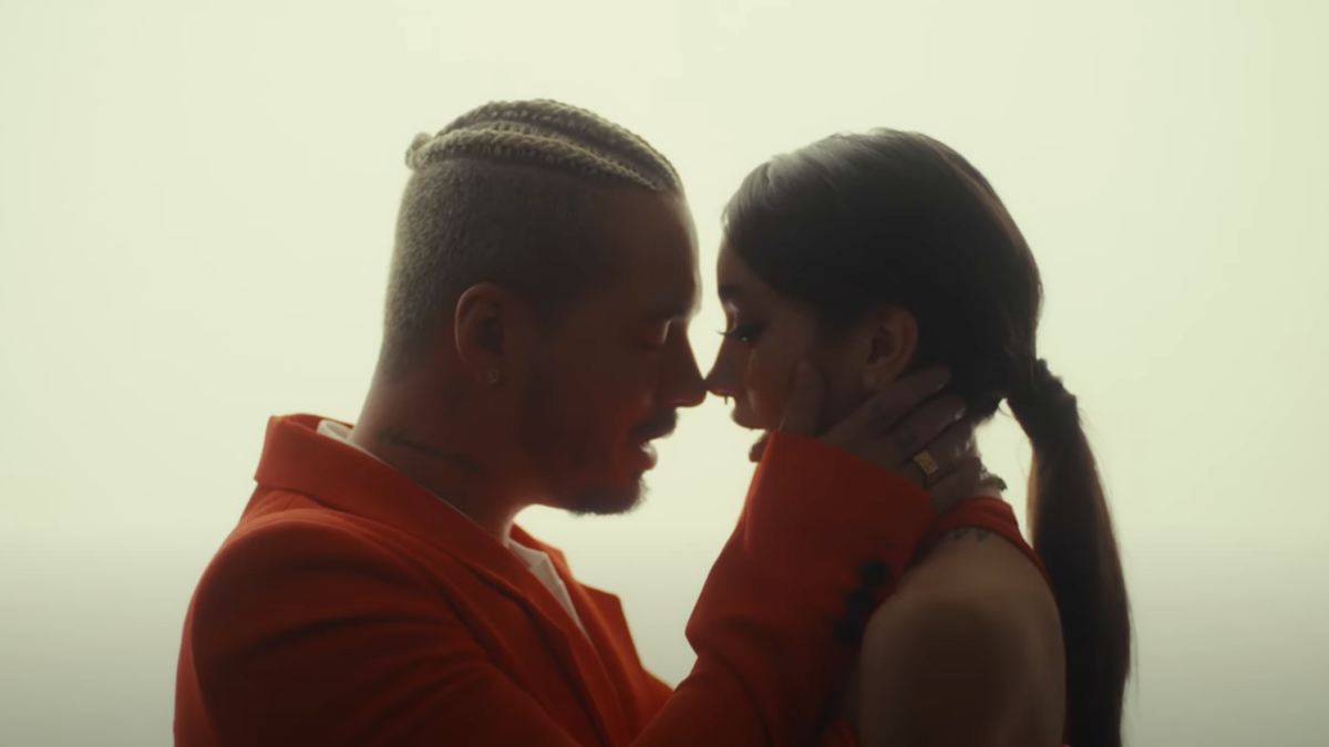 El videoclip recién estrenado acumula más de 10 millones de reproducciones en Youtube.