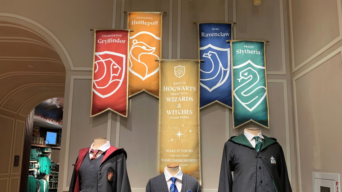 Registro fotográfico de objetos exhibidos en una tienda de Harry Potter en Nueva York (EE.UU.).