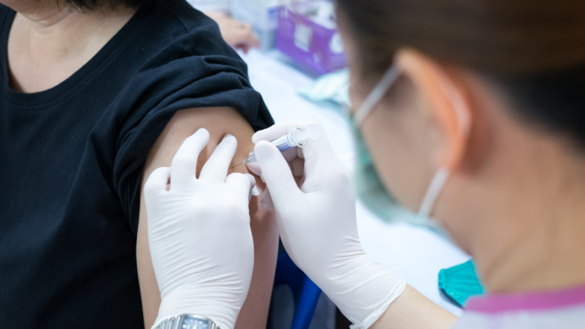 El Gobierno presentó formalmente su programa, que pretende inmunizar a 9 millones de ecuatorianos entre junio y agosto.