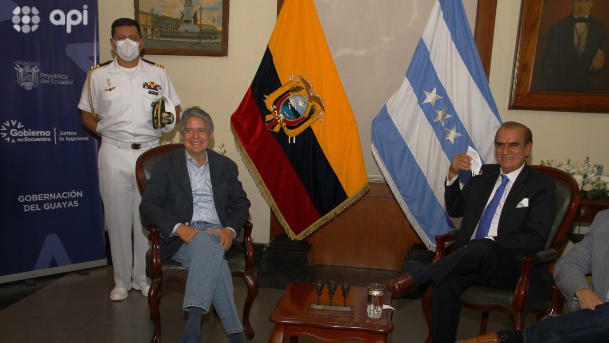 El presidente Lasso, la semana pasada, visitó la Gobernación del Guayas y a su nuevo gobernador, Vicente Taiano.