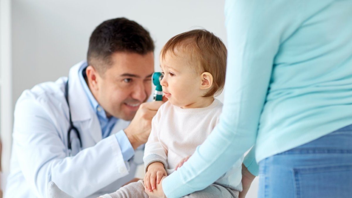 Los padres, deben llevar  a sus hijos a las consultas pediátricas, cada mes durante su primer año de vida.