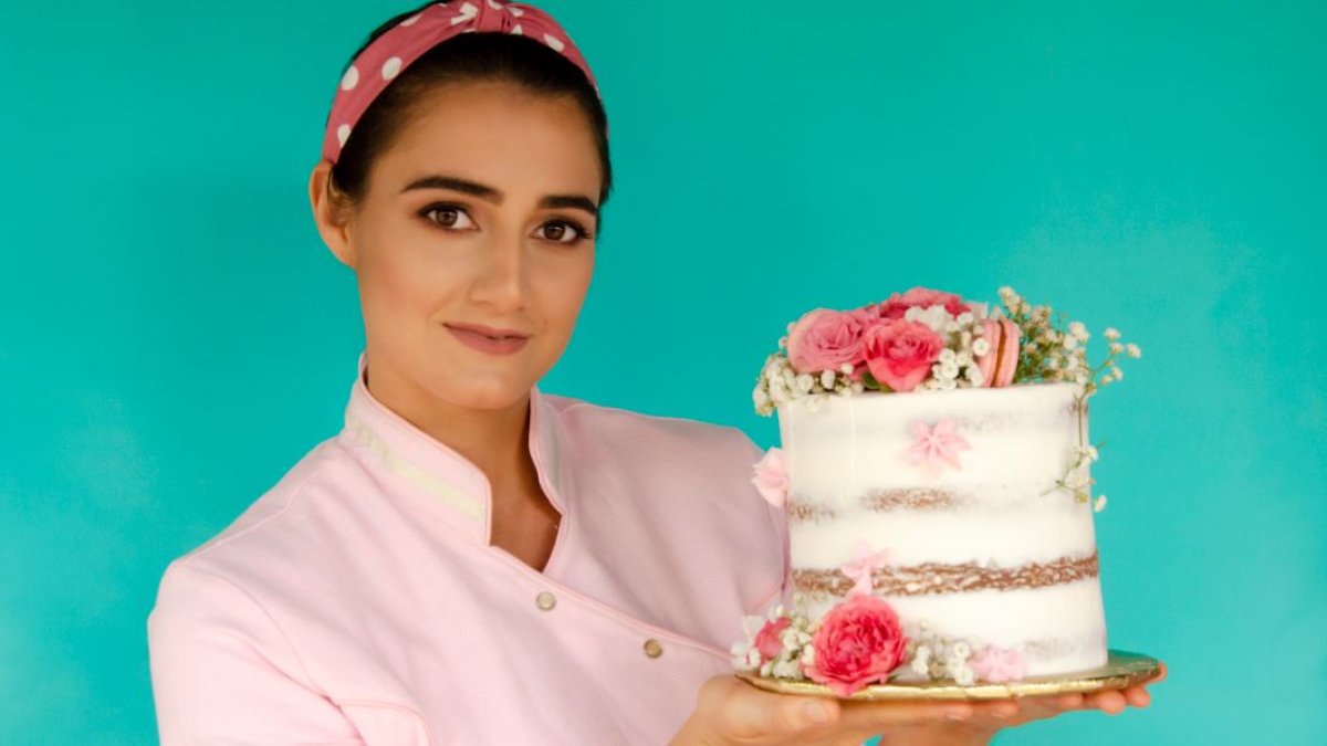 Desde pequeña se enamoró de la pastelería, también del mar. Ahora sus dos aficiones rodean su vida.