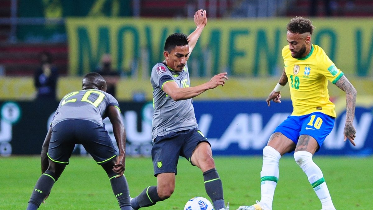 Ecuador y Brasil no se hacen daño en el primer tiempo en Porto Alegre.