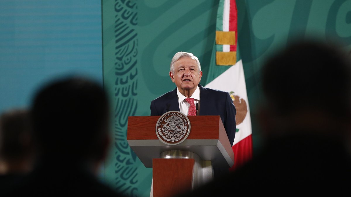 El presidente de México, Andrés Manuel López Obrador, habla hoy durante su conferencia matutina en Palacio Nacional de la Ciudad de México.