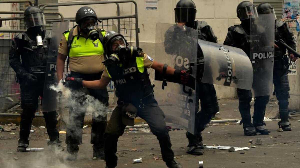 En situaciones de crisis o convulsión social la Policía debe actuar adecuadamente para evitar víctimas mortales.