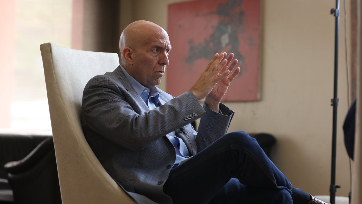 Monge fue asambleísta por el movimiento CREO y excandidato a la Prefectura del Guayas. Es el presidente nacional de la organización política.