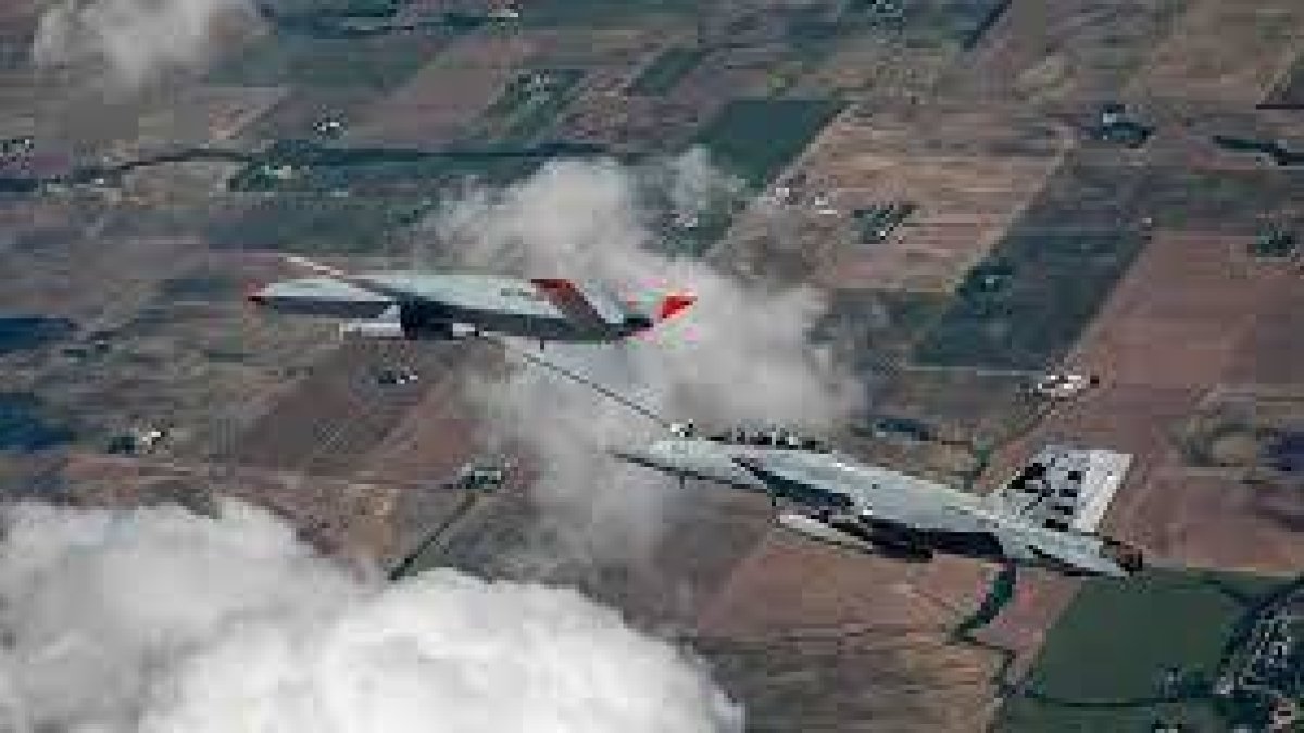 Los dos aviones completaron más de 10 minutos de conexión. Foto / Internet