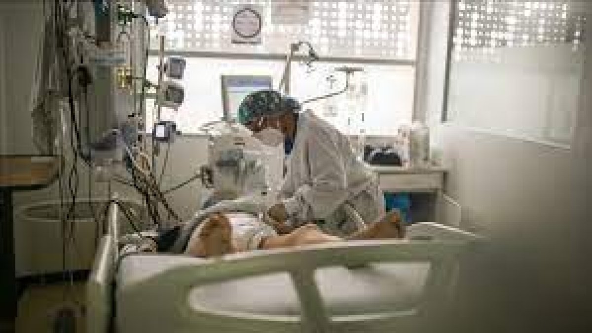 El trabajo en las UCI se ha vuelto una pesadilla para muchos médicos y enfermeros luego de la pandemia de coronavirus.