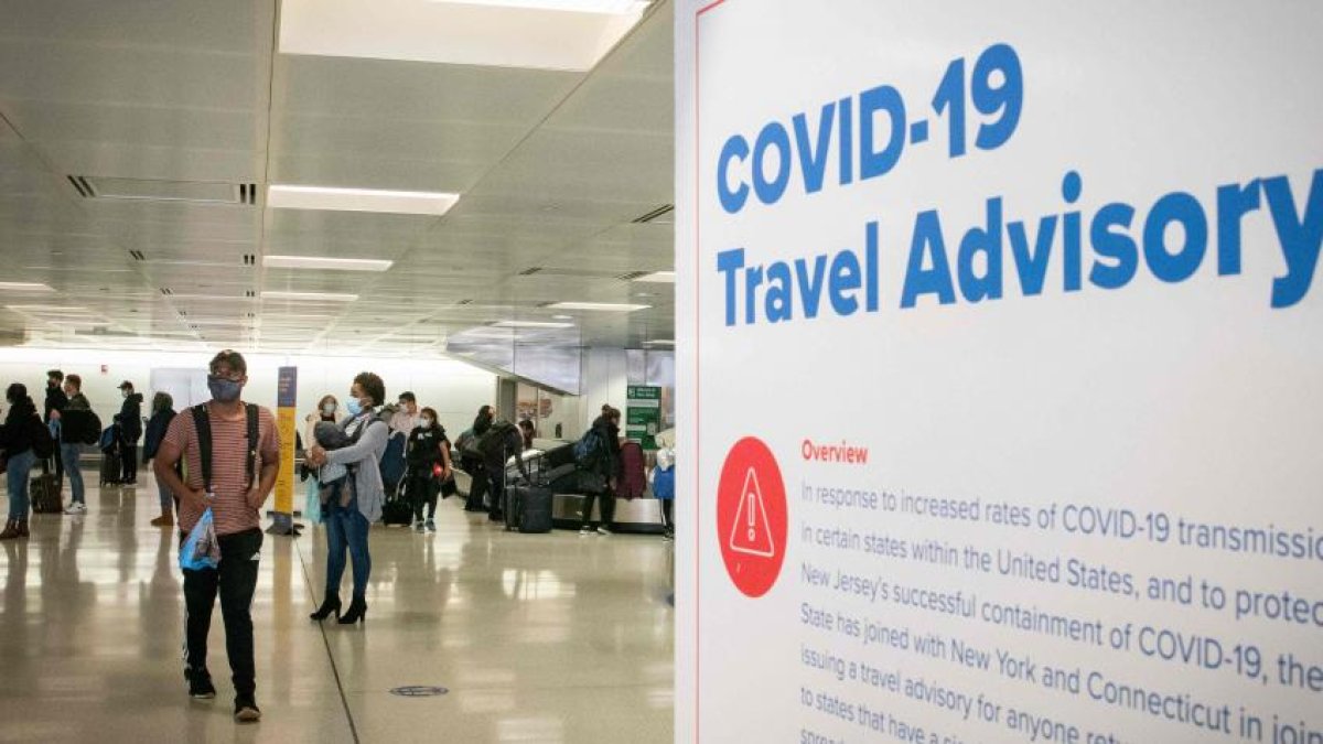 Algunos países, como EE. UU., recomiendan a sus habitantes no viajar a ciertos países por prevención. 