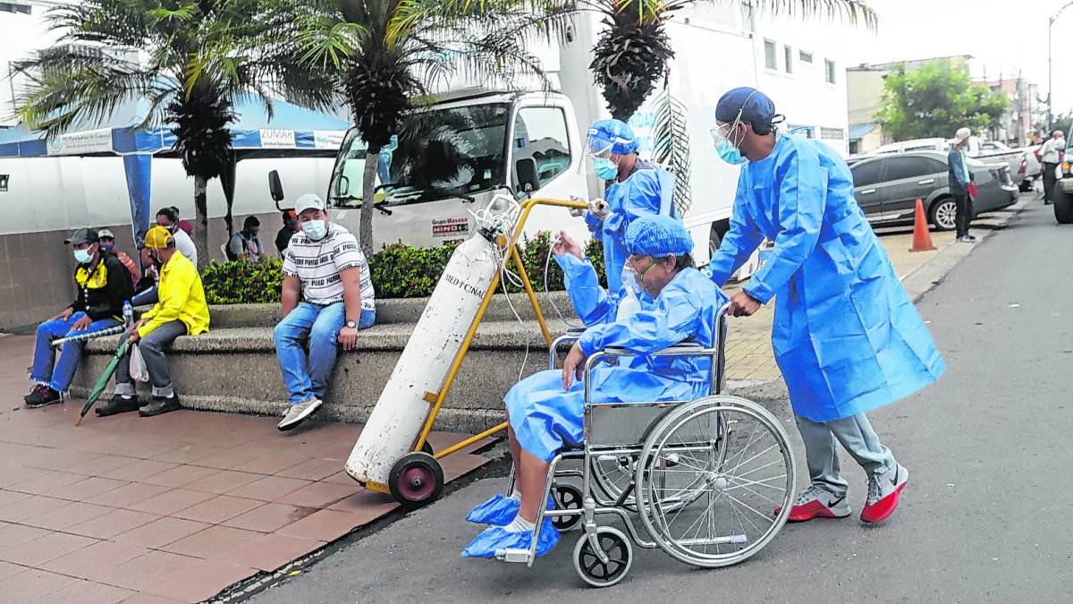 Urgencia. En los momentos más críticos de la COVID se incrementa la demanda de oxígeno. Hay locales que alquilan los cilindros, otros solo venden.