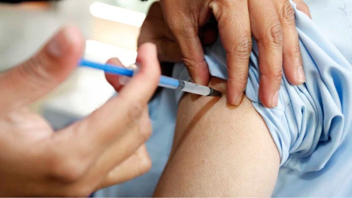 En Pakistán la gente rechaza la vacunación porque cree que va contra el islamismo, por lo que el Gobierno obligará al menos a los trabajadores a inmunizarse.