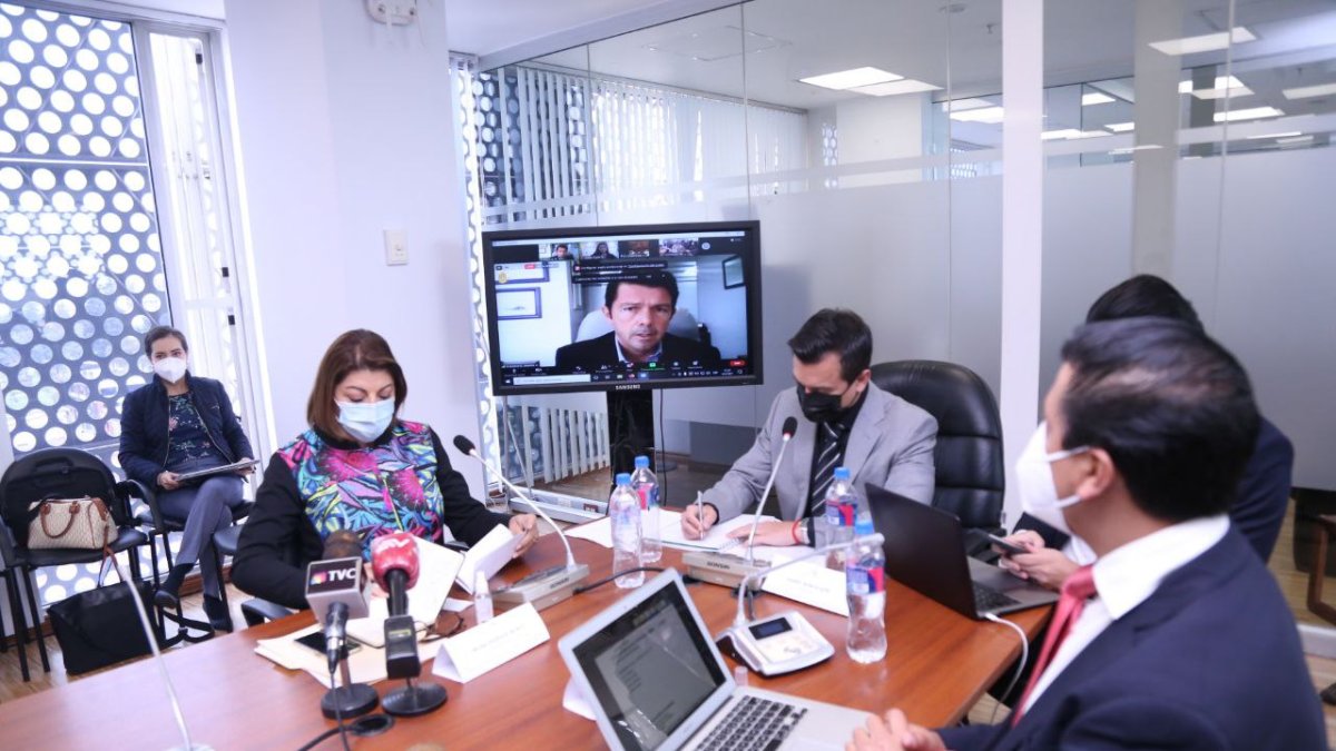 Participación. Asambleístas que no forman parte de la comisión se unieron a la sesión. Cada uno expuso los reclamos de la provincia a la que pertenecen. La sesión duró cuatro horas.