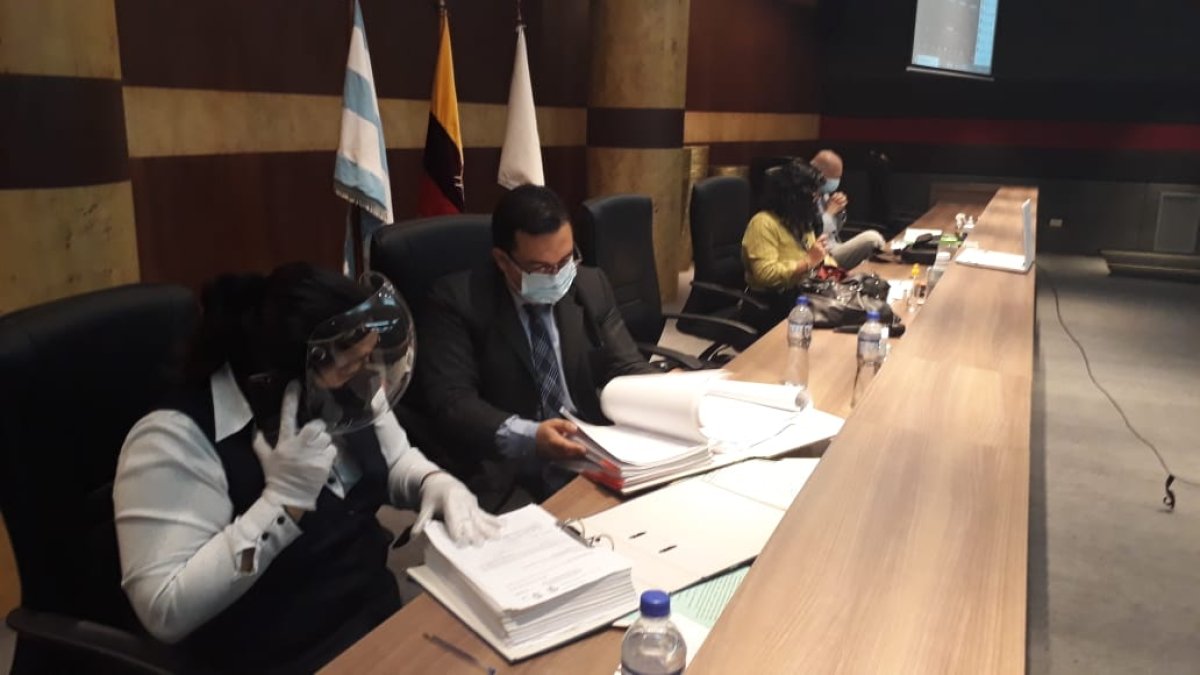 Diligencia. El juez Ronald Córdova sobreseyó a dos hermanos Bucaram.