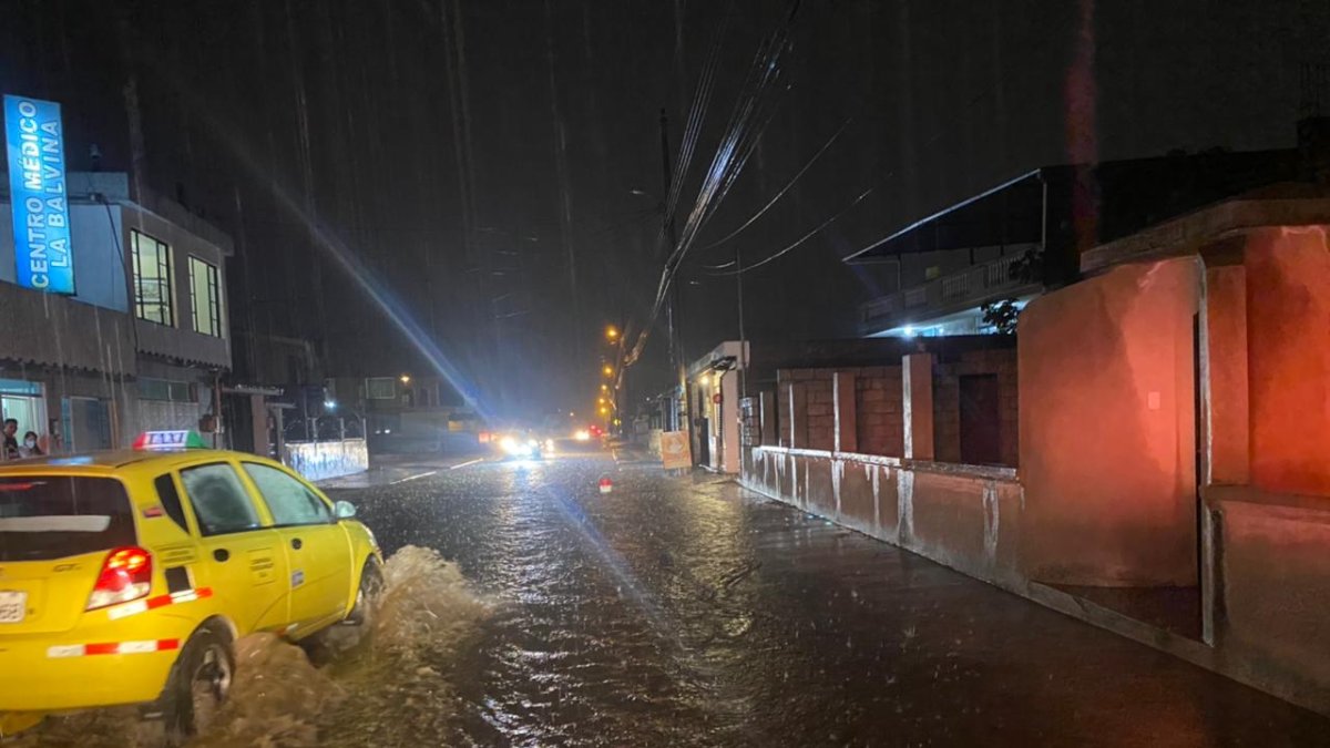 Hasta el momento no se reportan heridos tras la lluvia.