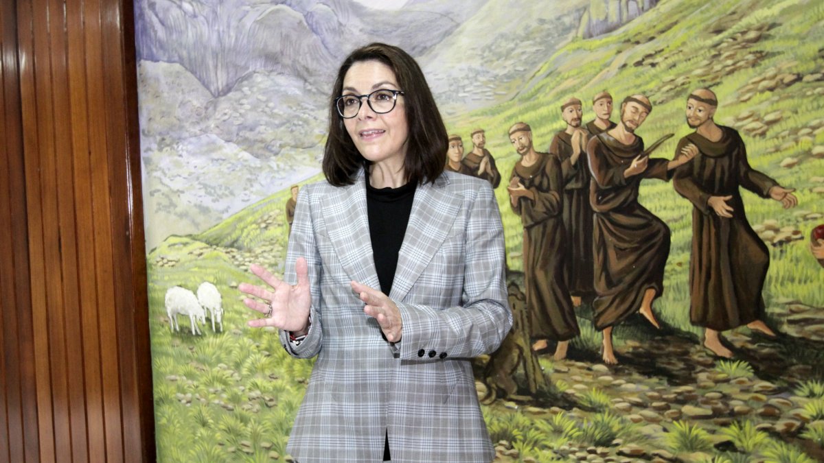 Funcionaria. La ministra de Salud, Ximena Garzón, habló de las vacunas y la necesidad de contar con más dosis.
11 de junio de 2021
KARINA DEFAS
Agencia (ag-expreso ag-extra ag-quito)