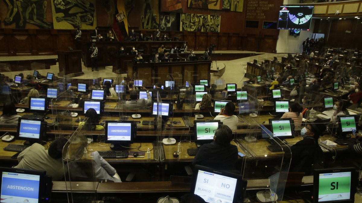 La nueva Asamblea Nacional hereda 423 proyectos de ley que están represados.