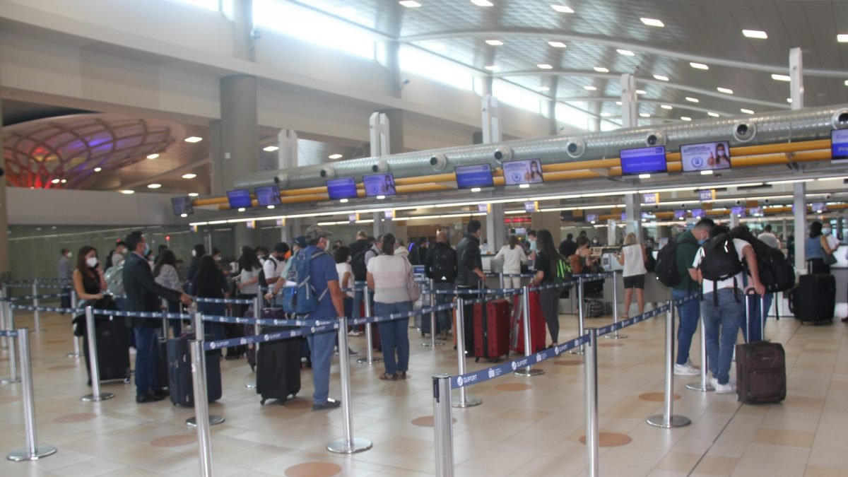 El ingreso al país vía aérea tendrá nuevos requisitos desde el 1 de julio.