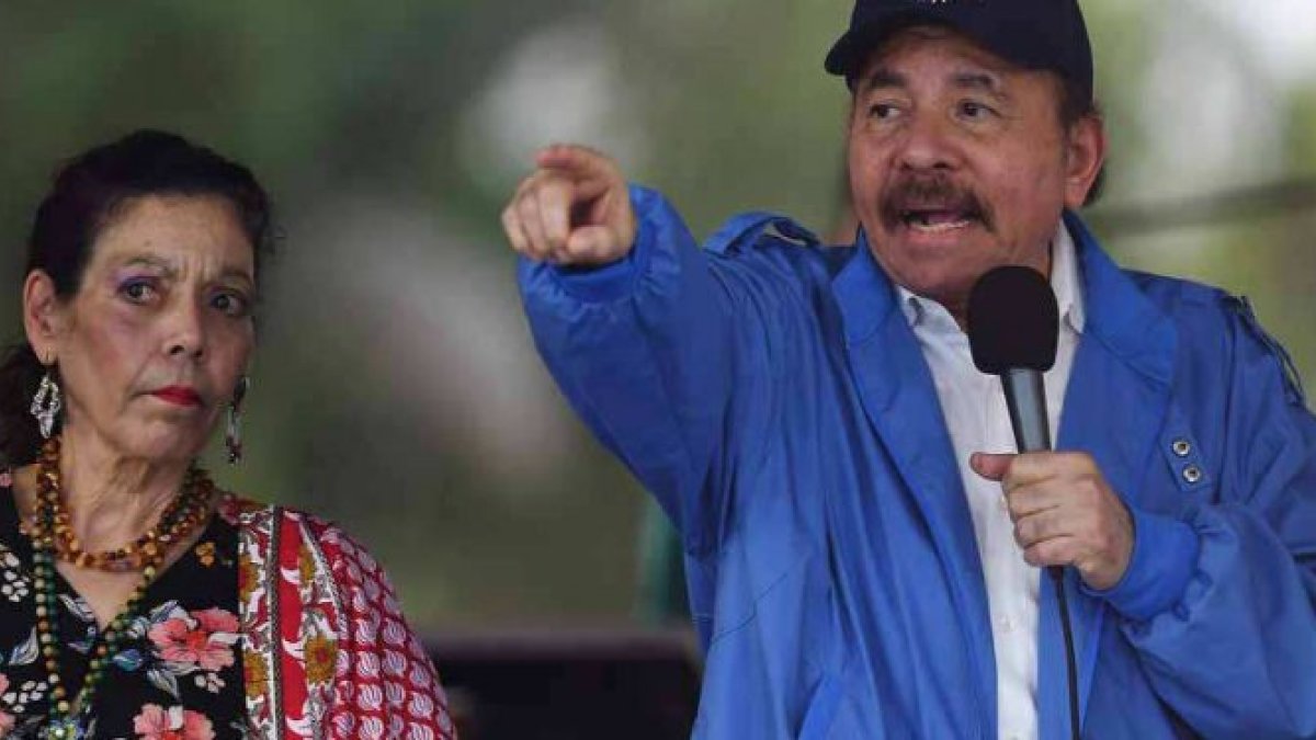 La pareja que domina Nicaragua rechaza las críticas que le llueven del extranjero por el arresto de miembros de la oposición.