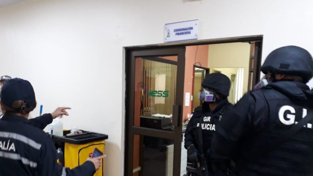 Referencial. La investigación generó allanamientos en el hospital Teodoro Maldonado, donde se fijaron documentos por parte de la Fiscalía.