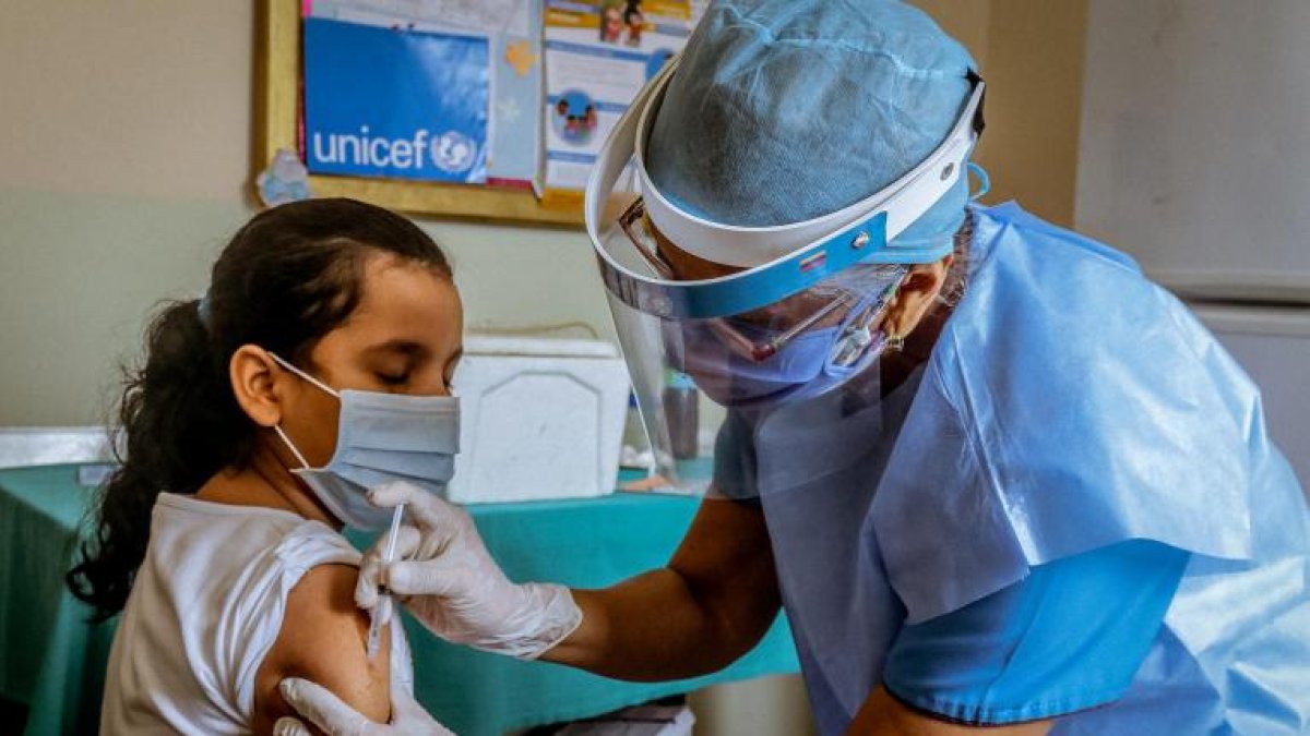 Referencial. Ecuador comenzará a vacunar a adolescentes a partir del lunes.