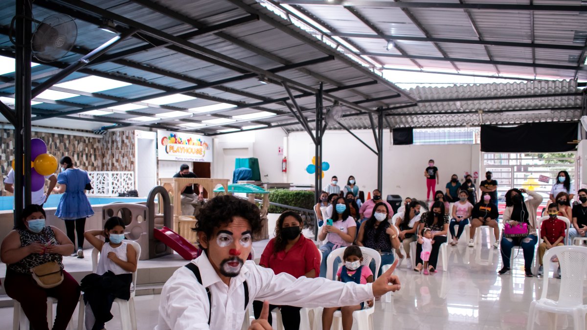 Con pequeñas presentaciones de prueba, comienzan a poner en marcha el plan de retorno a sus actividades presenciales.