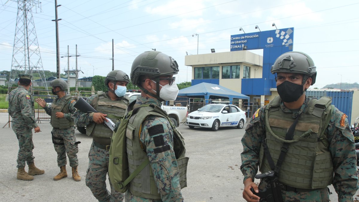 El ISSFA brinda servicio a cerca de 230.000 asegurados a nivel nacional.