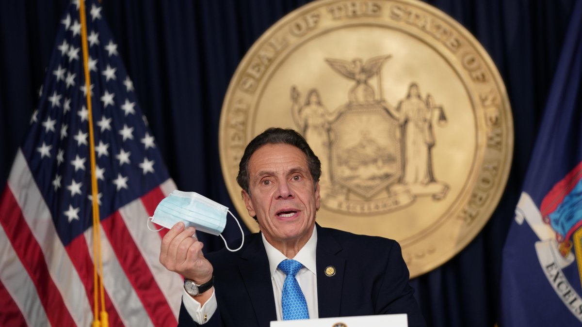 El gobernador de Nueva York, Andrew Cuomo, anunció que las imposiciones estatales dejan de estar vigentes 