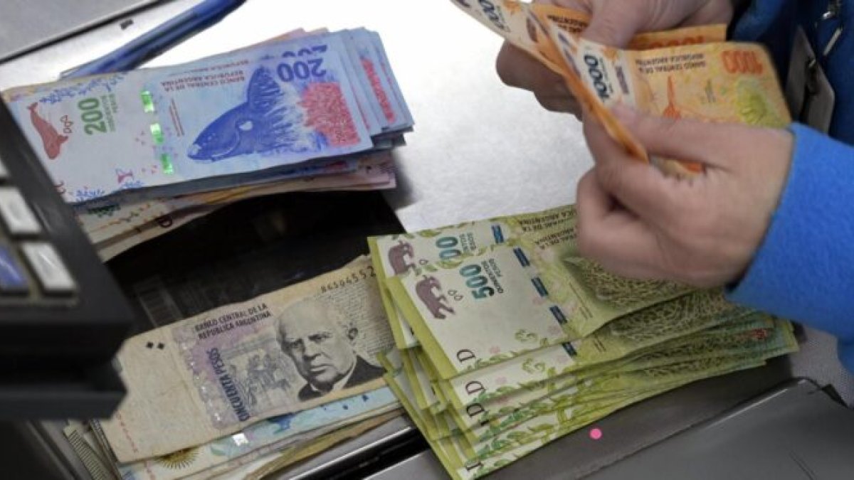 El alza de precios en Argentina sigue siendo elevado, en rubros como los alimentos.