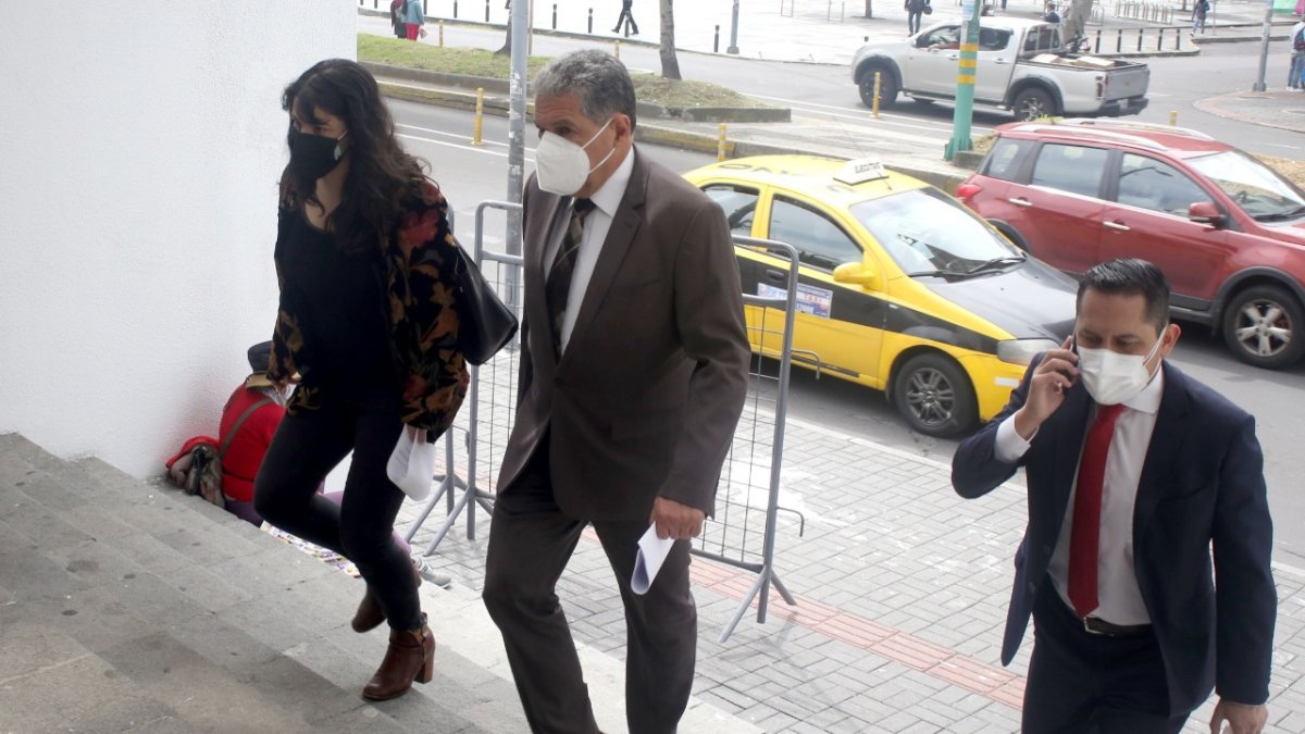 Asistencia. Marcelo Ron, uno de los defensores del contralor Pablo Celi, acudió este miércoles a la Corte.