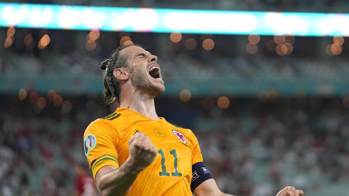 El delantero galés anotó uno de los tantos de la victoria (2-0) ante Turquía y comandó como capitán a la plantilla.