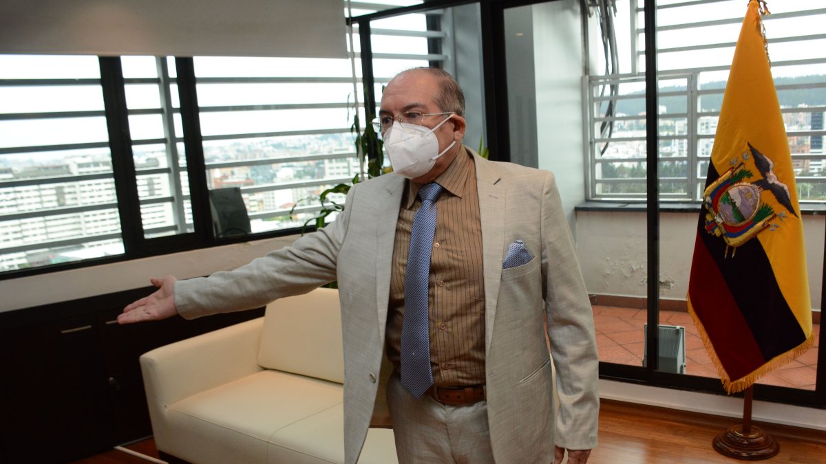 El gerente de CNT, Byron Zapata, habla de la situación de la empresa pública. 

 Quito 15 de Junio de 2021 Agencia(ag-extra ag-expreso-ag-quito) Gustavo Guaman