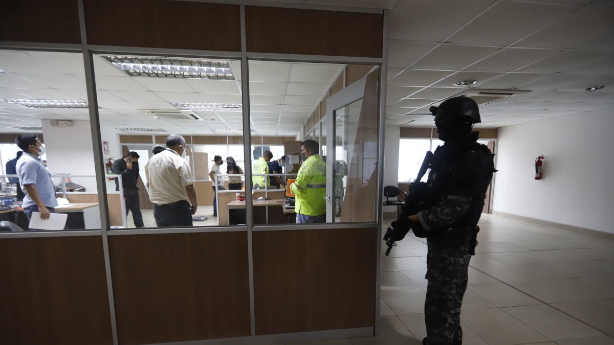 Los allanamientos se registraron durante la mañana y tarde del jueves, en el tercer piso de la Corte del Guayas y otras unidades judiciales.