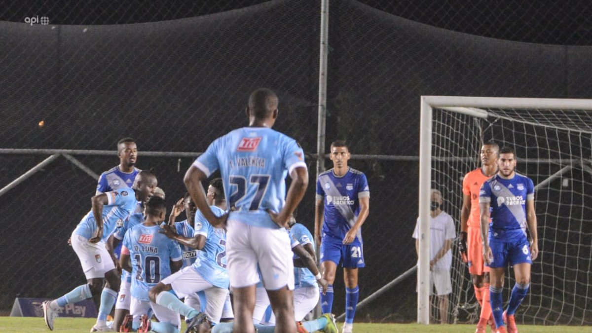 Emelec no pudo contra 9 de octubre en los cuartos de final de la Supercopa Ecuador.