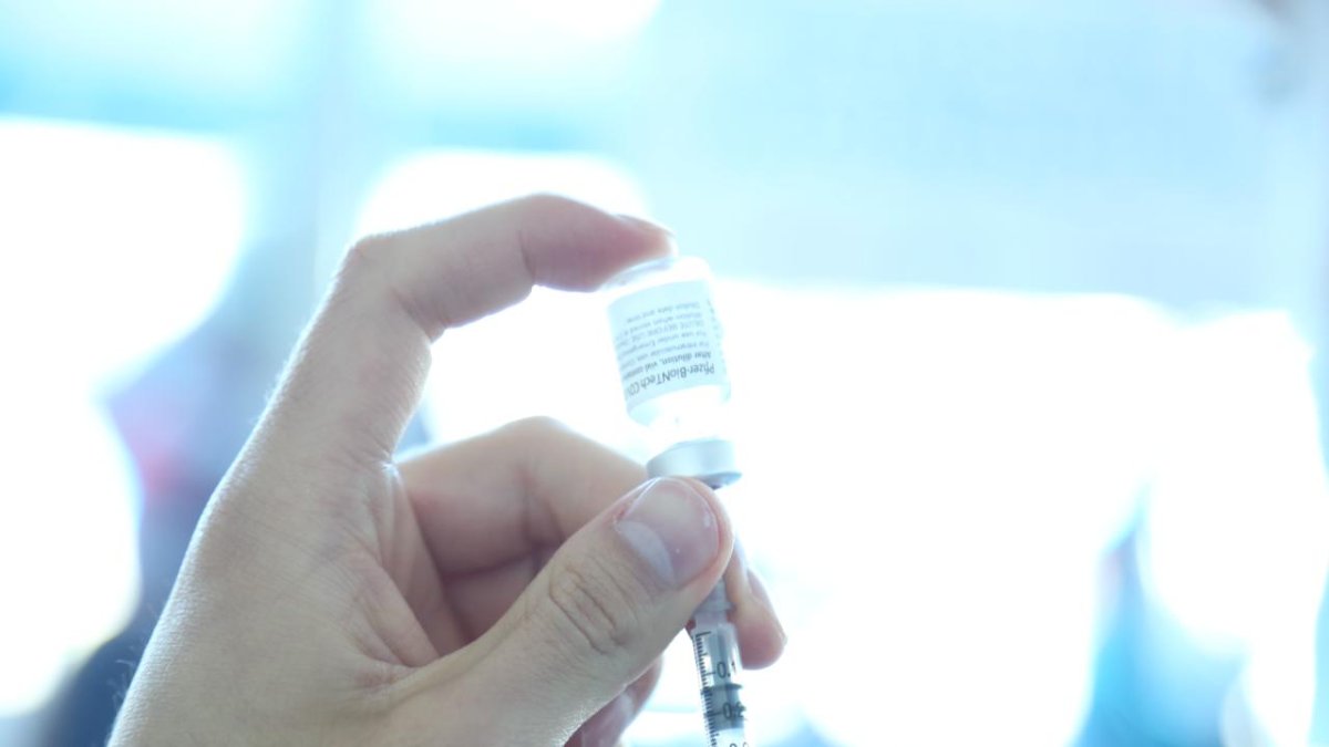 Datos y cifras sobre la vacunación contra el Covid en Ecuador se puede conocer a través de una herramienta digital.