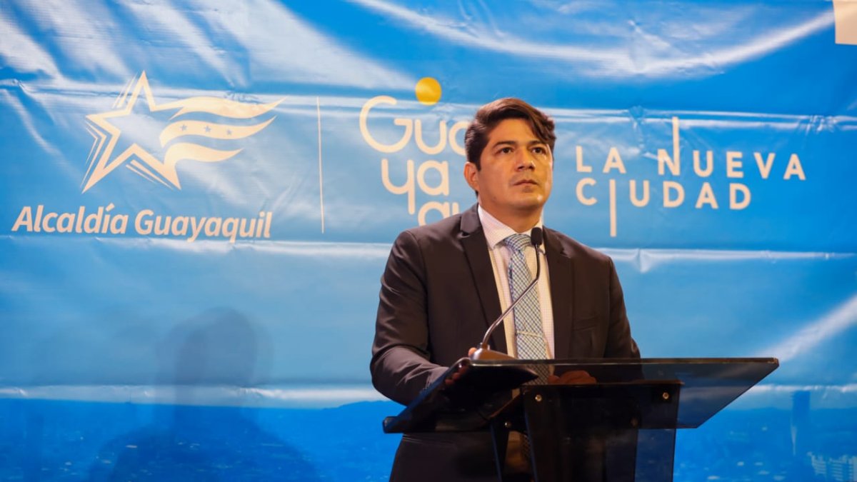 César Velasteguí es nuevo vocero municipal.