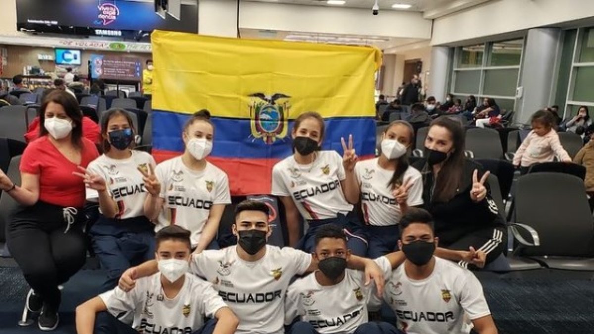 Las selecciones masculinas de femeninas de gimnasia que regresaron del Panamericano Juvenil de México con el cupo para los Juegos Junior de Colombia.