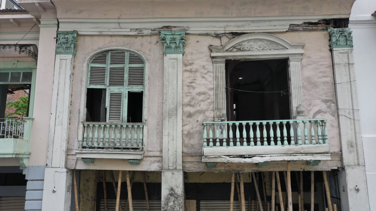 La casa Maldonado, ubicada en el centro de ciudad, es uno de los inmuebles patrimoniales que más deterioro tiene.