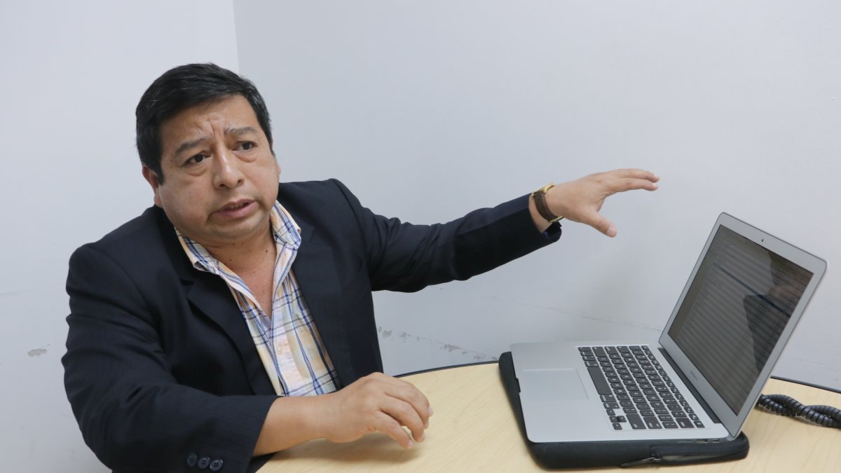 José Flores, abogado y concejal alterno de Guayaquil. Es magíster en derecho constitucional.