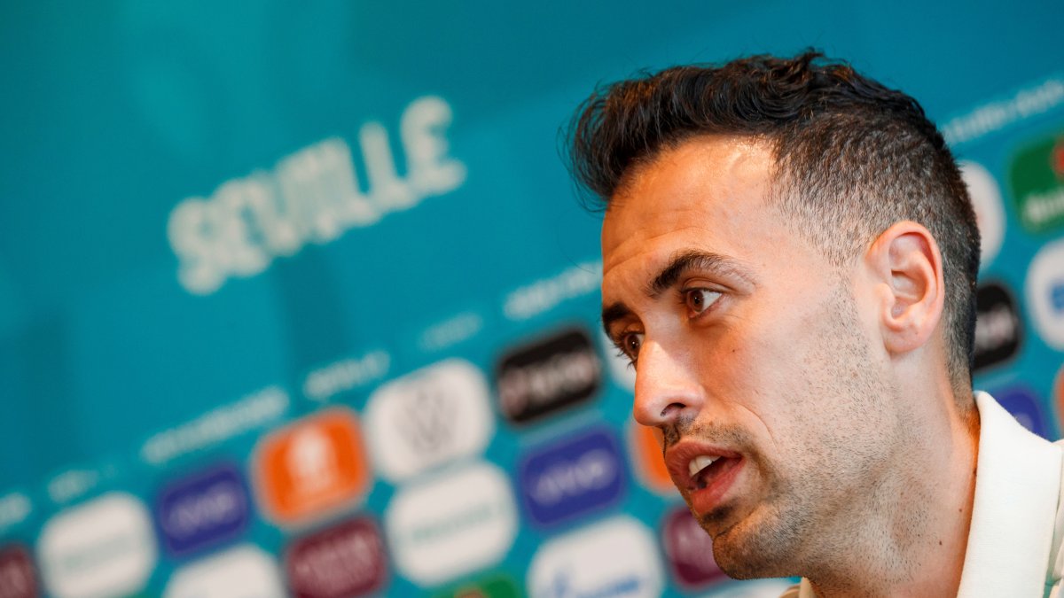 Sergio Busquets se pronunció acerca de lo dicho por el holandés, quien criticó fuertemente a su selección.
