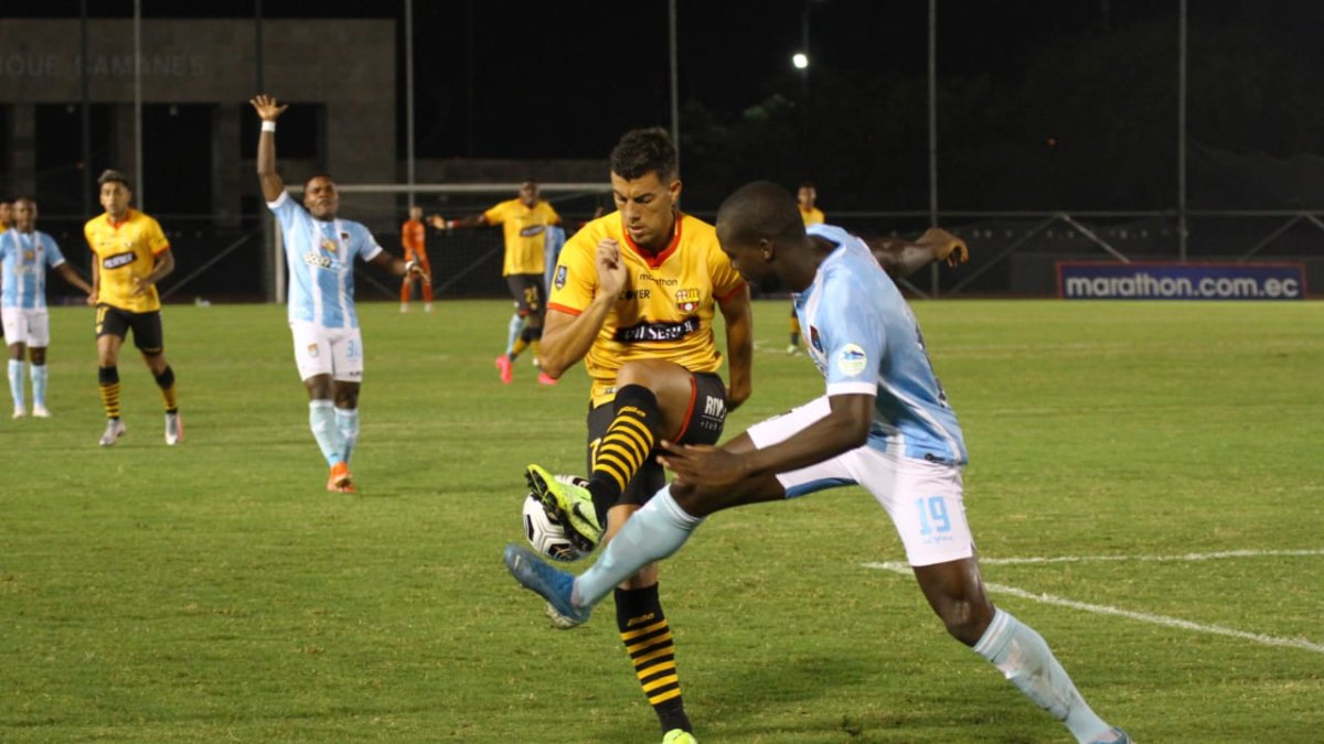 Barcelona y 9 de octubre se enfrentan en un partido crucial para conseguir sus objetivos.