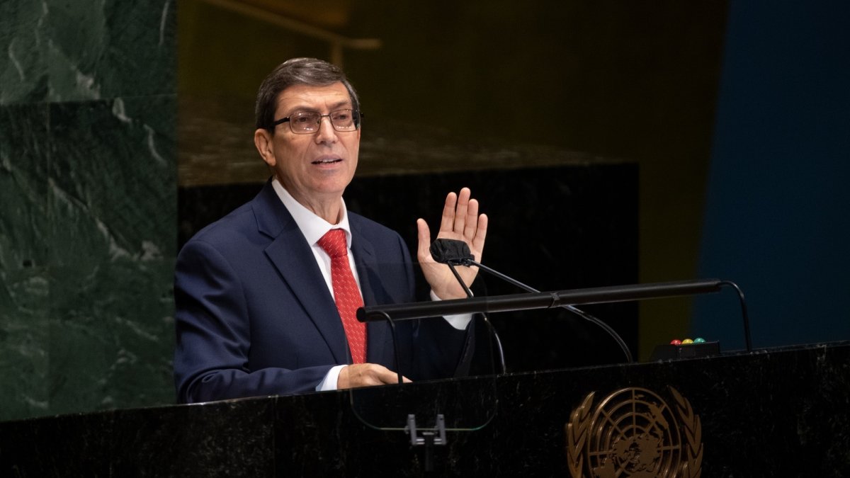 El canciller cubano, Bruno Rodríguez, mientras se dirige a la reunión de la Asamblea General.